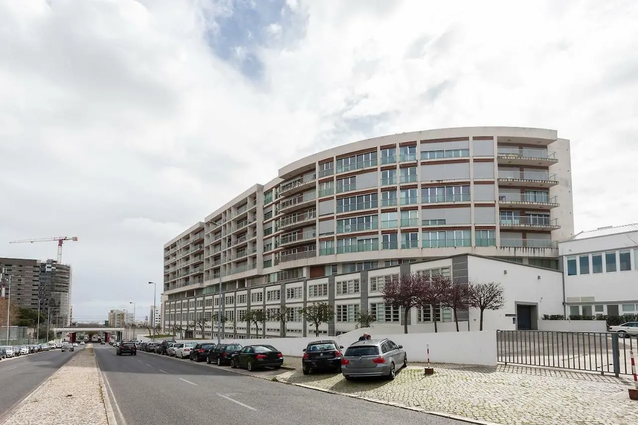 Lisbon Metro Apartment 0*,